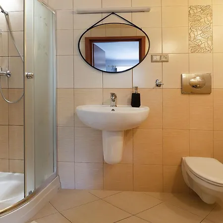 Nefryt - Lodowka I Czajnik W Pokoju, Dwa Aneksy Kuchenne Ogolnodostepne, Duzy Parking Resort