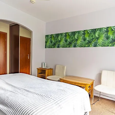 Nefryt - 600 M Od Pkp, Duzy Parking, Lodowka, Czajnik, Balkon, *